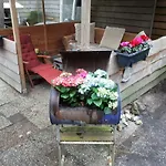 Boshuis Turquoise / Smaakvol Genieten Op De Veluwe Vakantiehuis *